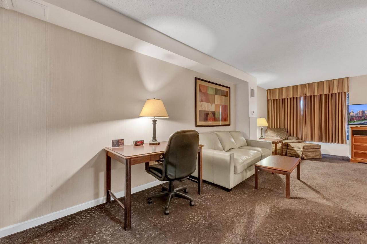Buffalo Airport Hotel Cheektowaga Exteriér fotografie
