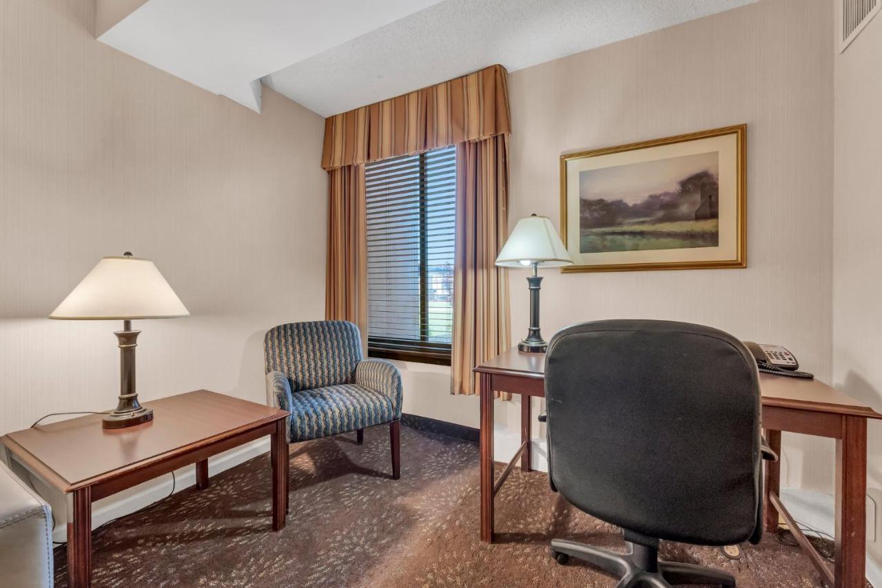 Buffalo Airport Hotel Cheektowaga Exteriér fotografie